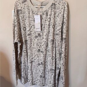 Goumi Cream Long-Sleeve Henley with Black Sketch Print